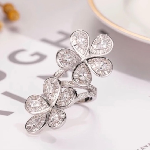 Stunning 925 Silver Flower Ring - Picture 2 of 8